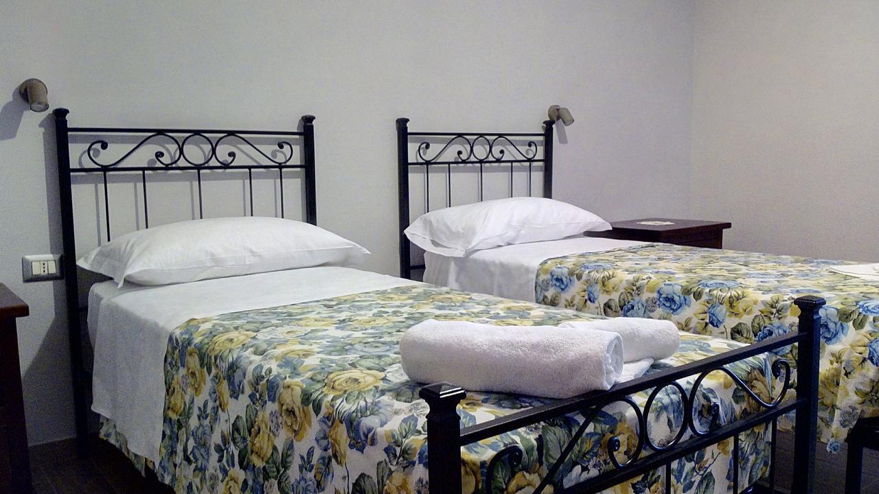 Agriturismo Casale Sera Fontana Liri Exterior foto